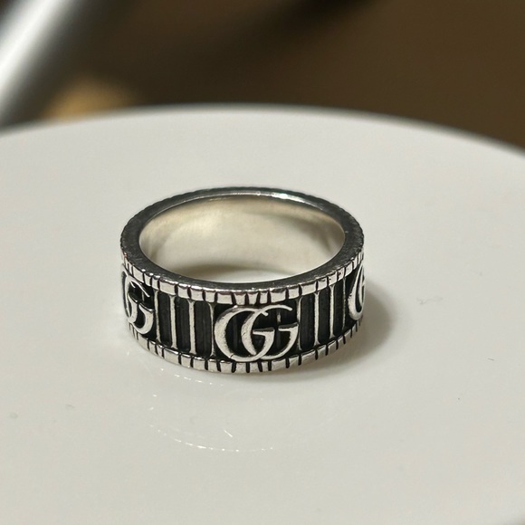 GUCCI RING WITH DOUBLE G IN SILVER. Size 14 - Picture 1 of 5